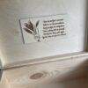 Pudełko z życzeniami w środku